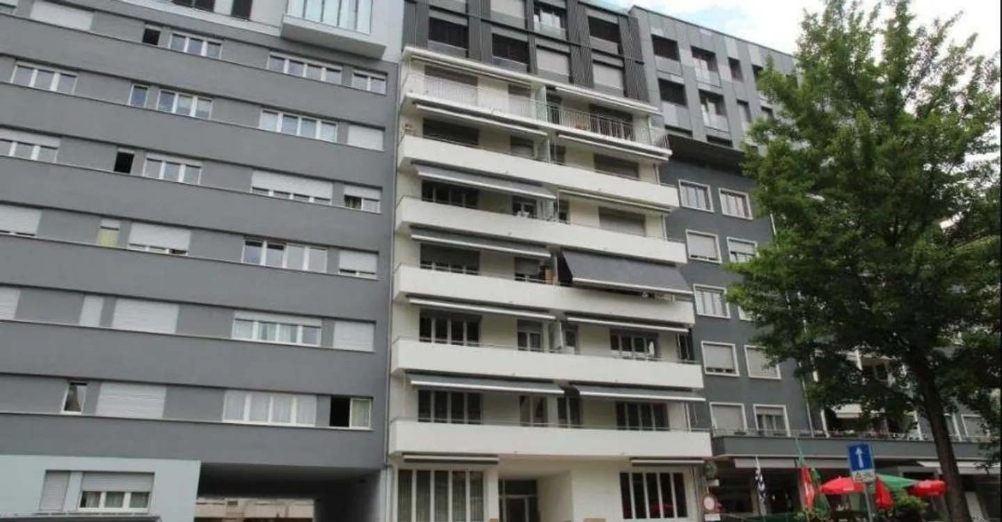 Espace Commercial Spacieux - Photo 1 sur 3
