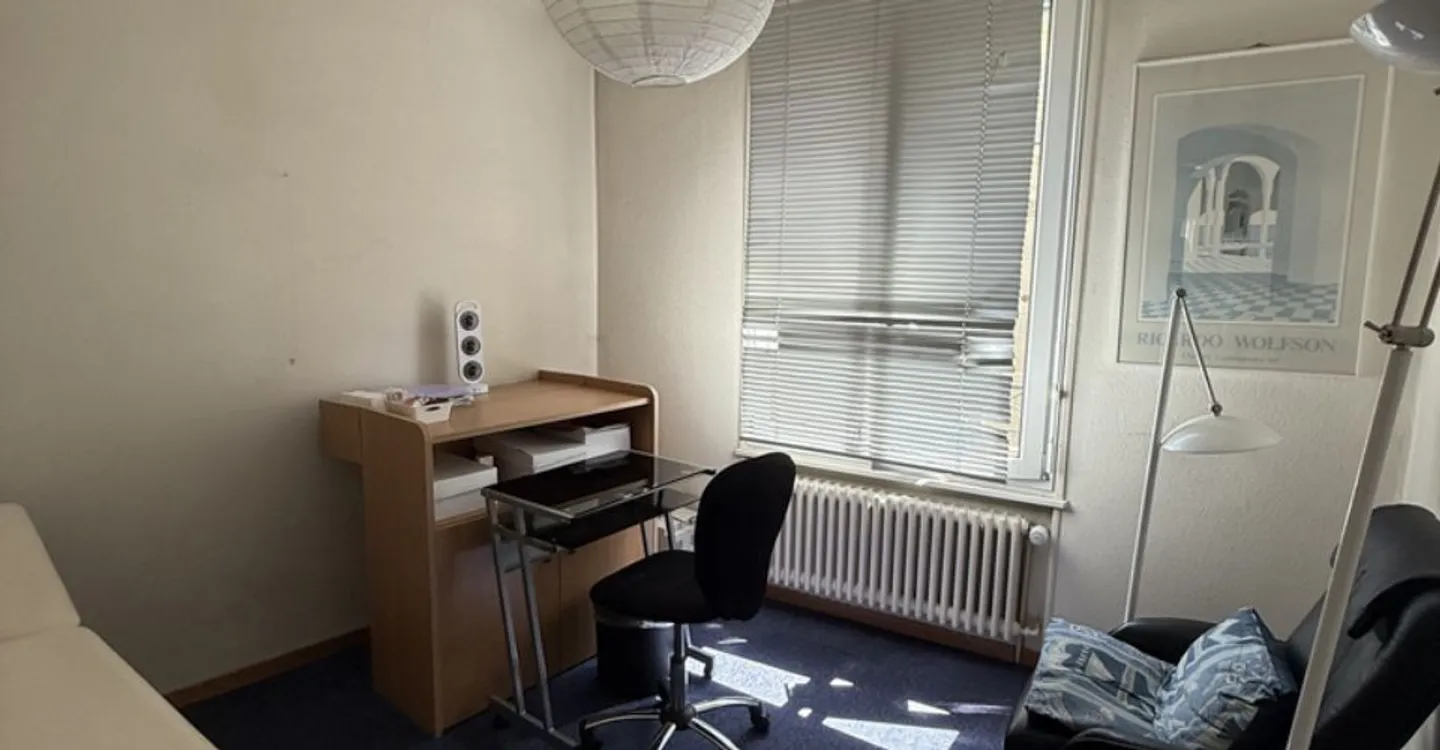 Beautiful office space ideally located! - Photo 6 of 8