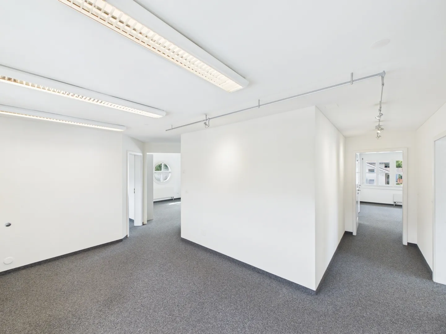 Versatile Office Space in the Heart of Sarnen - Photo 2 of 13