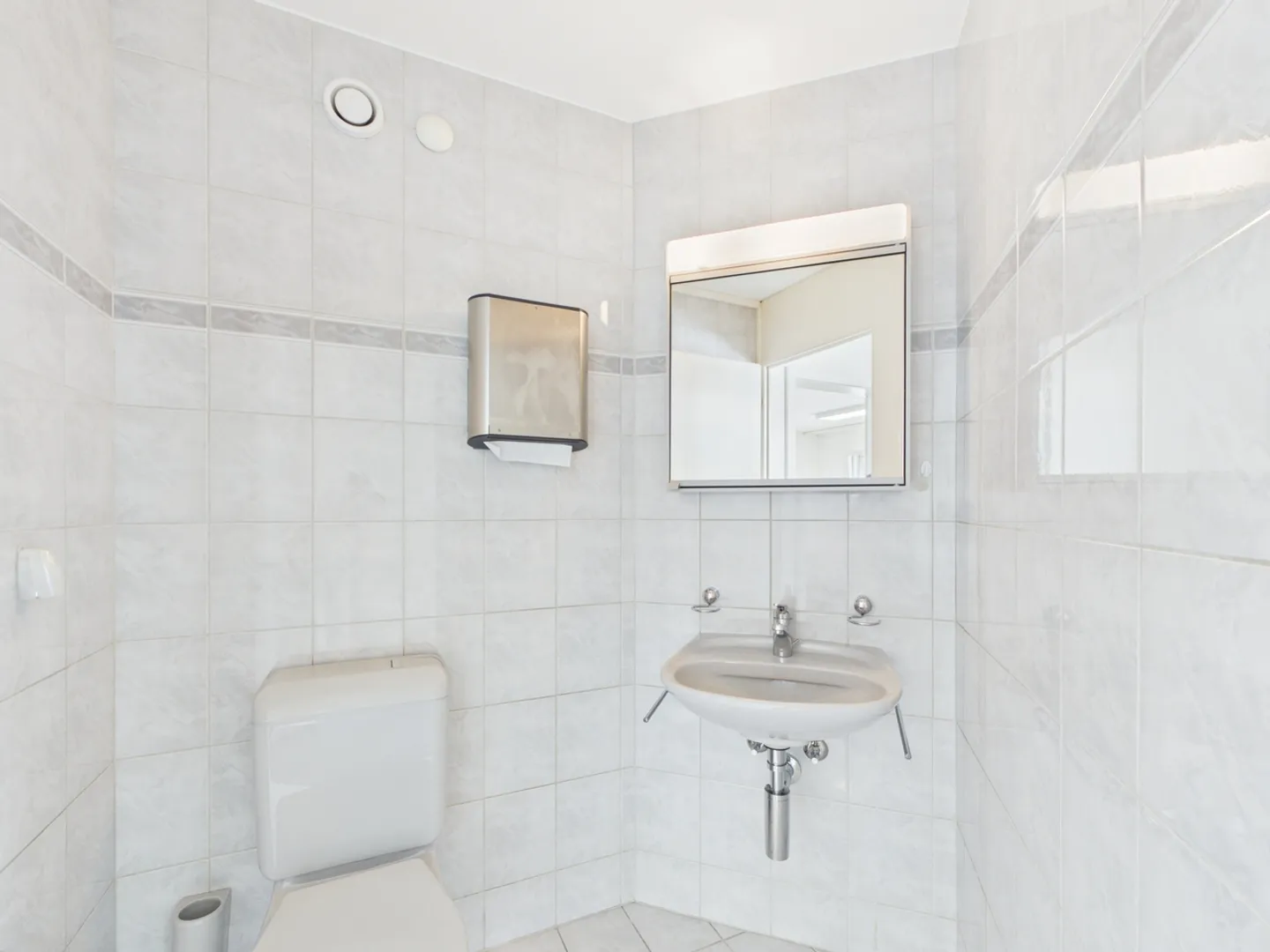 Versatile Office Space in the Heart of Sarnen - Photo 8 of 13