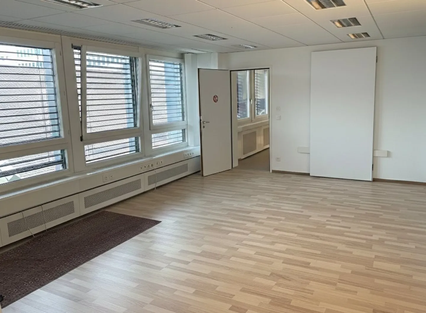 Bureau à louer en centre ville de Fribourg ! - Foto 2 von 4