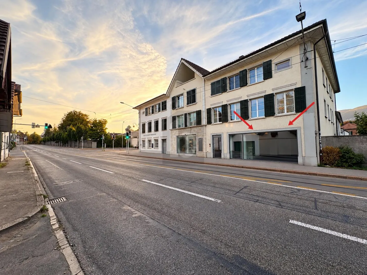 TOP LOCATION FOR BEAUTY, HAIRDRESSER OR OFFICE - Photo 1 of 4