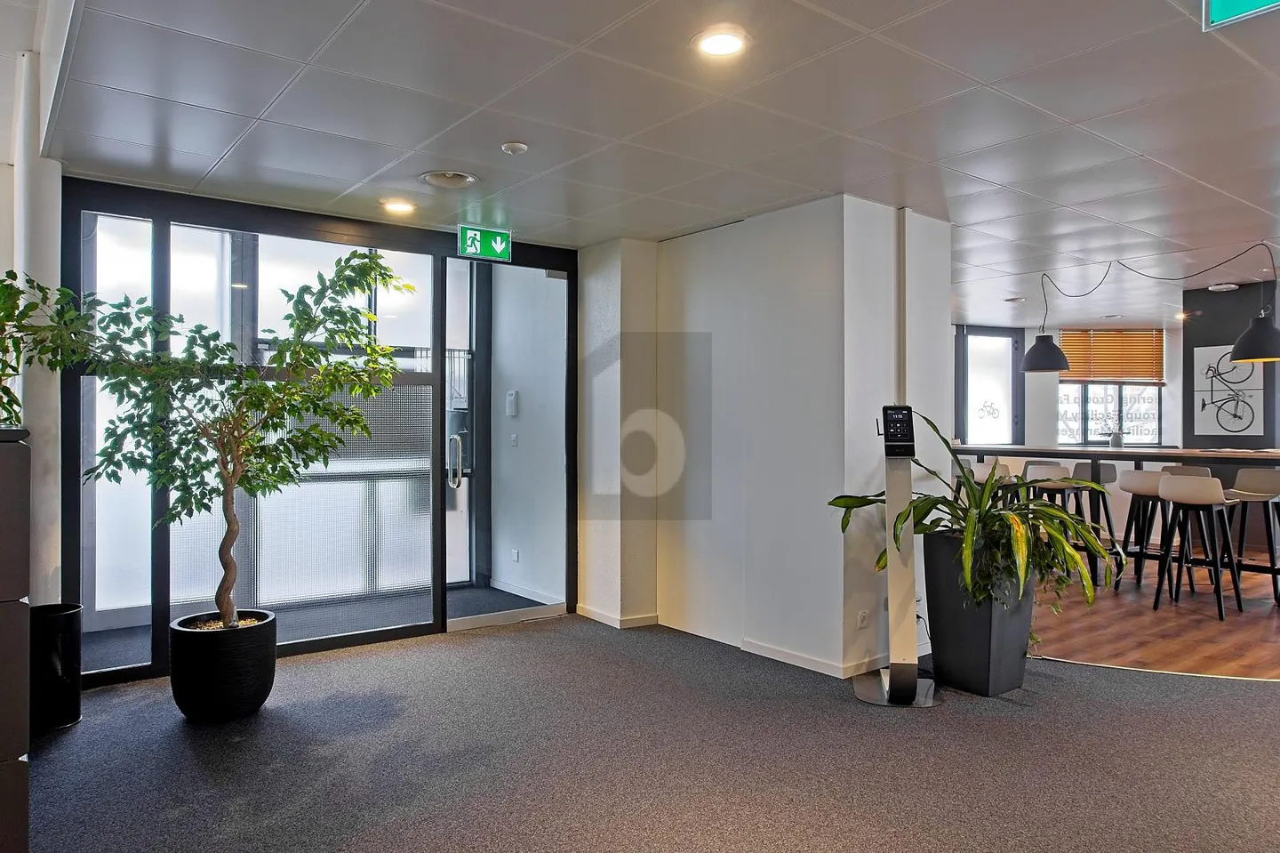 GROSSZÜGIG, MODERN AN BESTER LAGE! - Photo 3 of 6