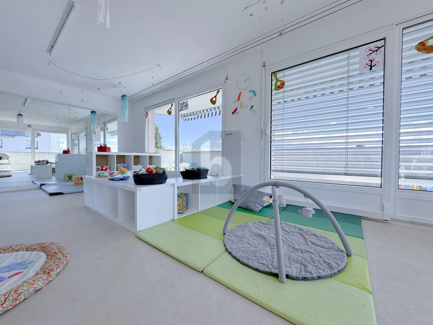 GROßE BEREICHE UND GARTEN FÜR IHRE KINDERTAGESSTÄTTE - Foto 3 von 6