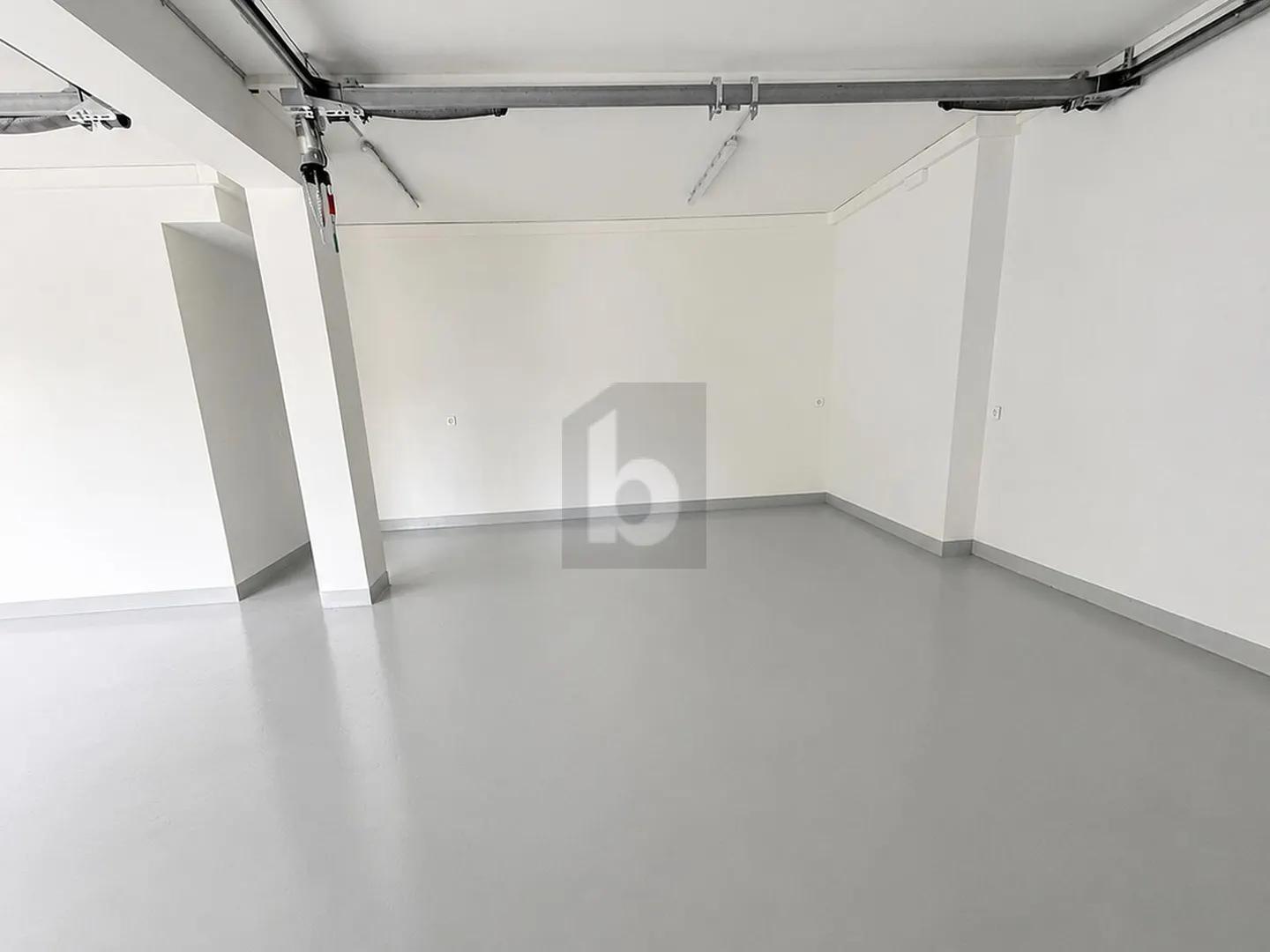 MODERNE AVEC DE MULTIPLES POSSIBILITÉS D'UTILISATION - Photo 5 sur 6