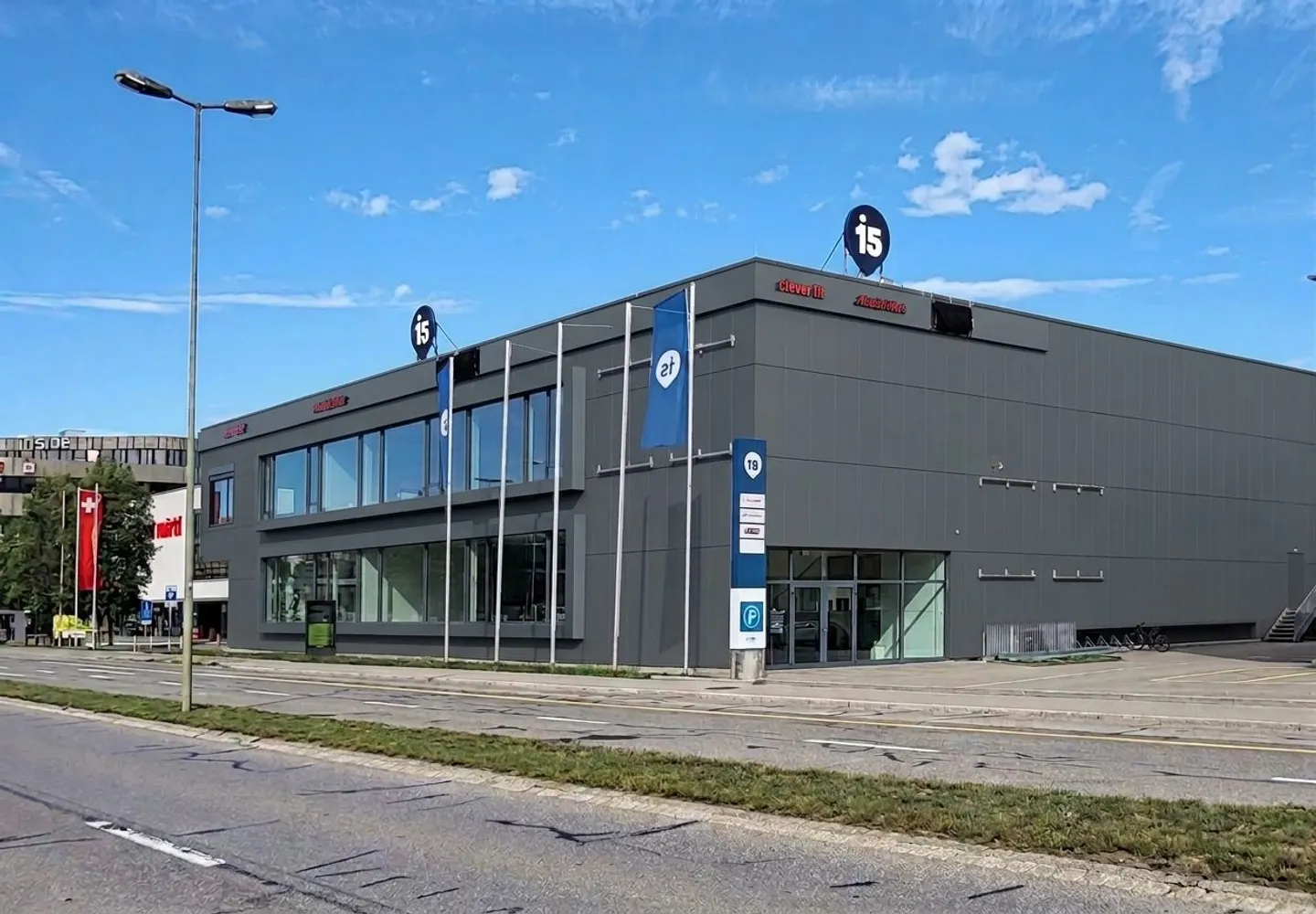OTTO'S, MEDIA MARKT e CLEVERFIT come vicini - cos'altro? - Foto 1 di 5