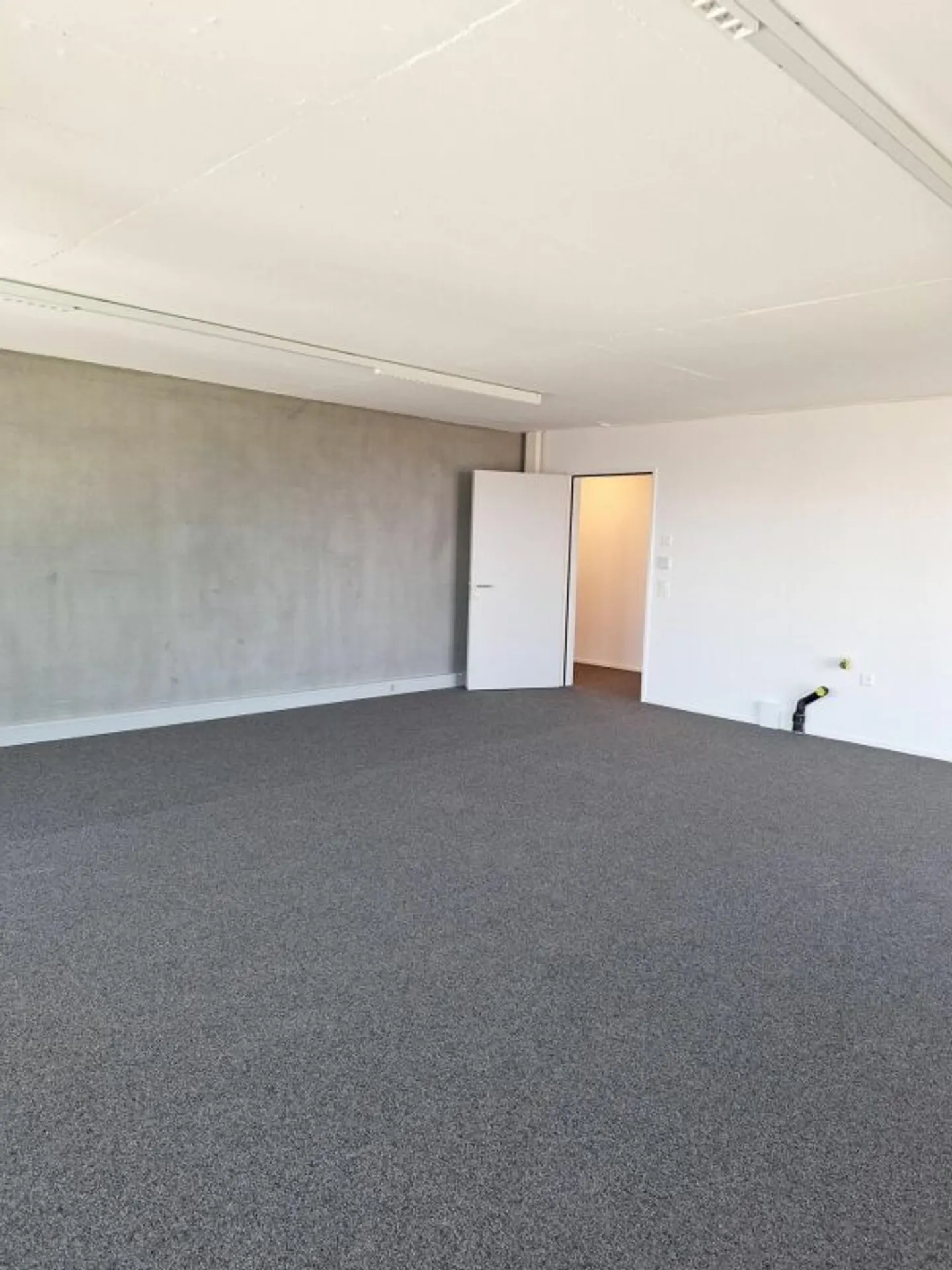 Office space with 56 m² in an attractive location - Photo 3 of 5