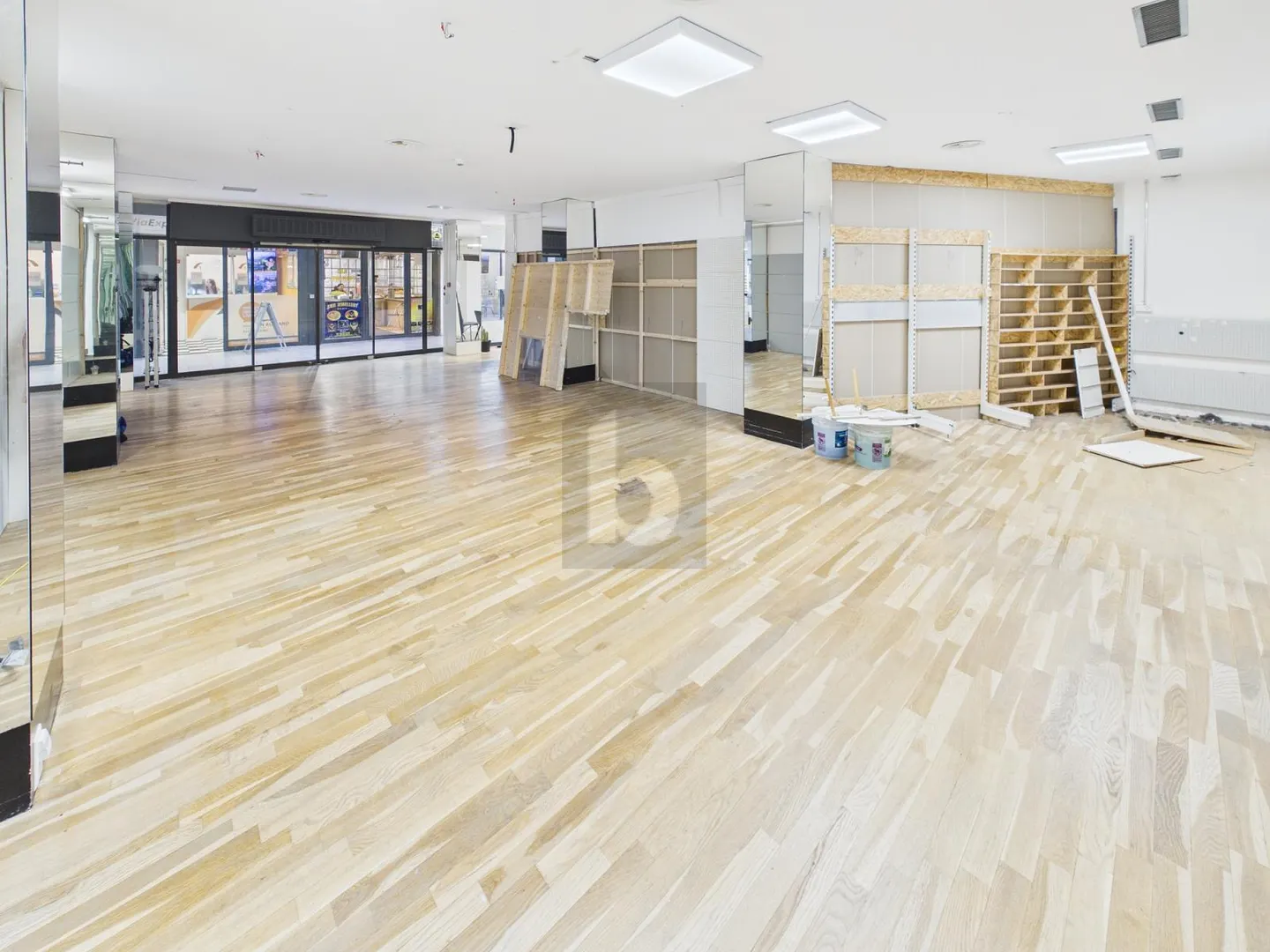 DANS LE CENTRE-VILLE - Photo 1 sur 6