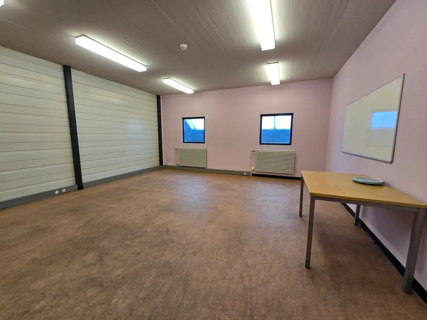 Atelier Charmant Proche Commodités - Photo 2 sur 4
