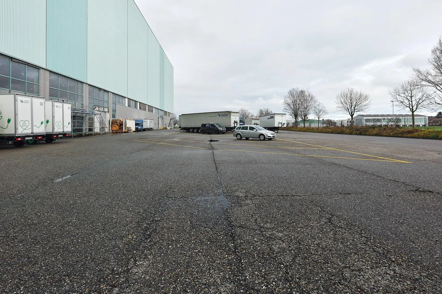 2,200 m² Commercial Space in Biberist - Photo 6 of 6