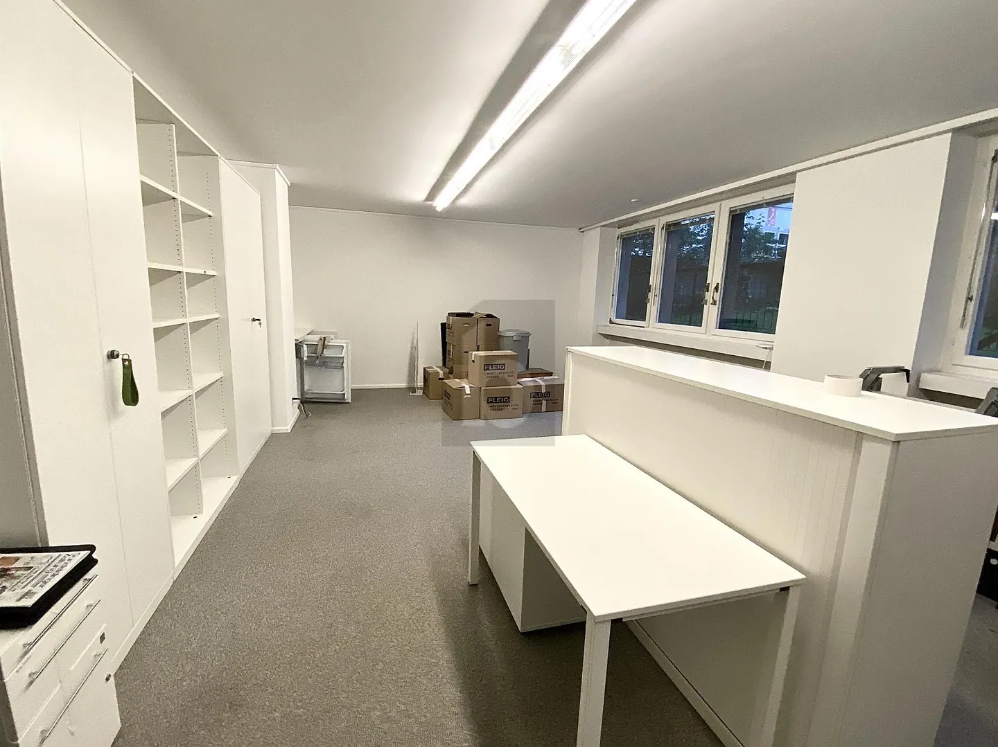 Zentrales Büro mit Privatgarten - Foto 2 von 4