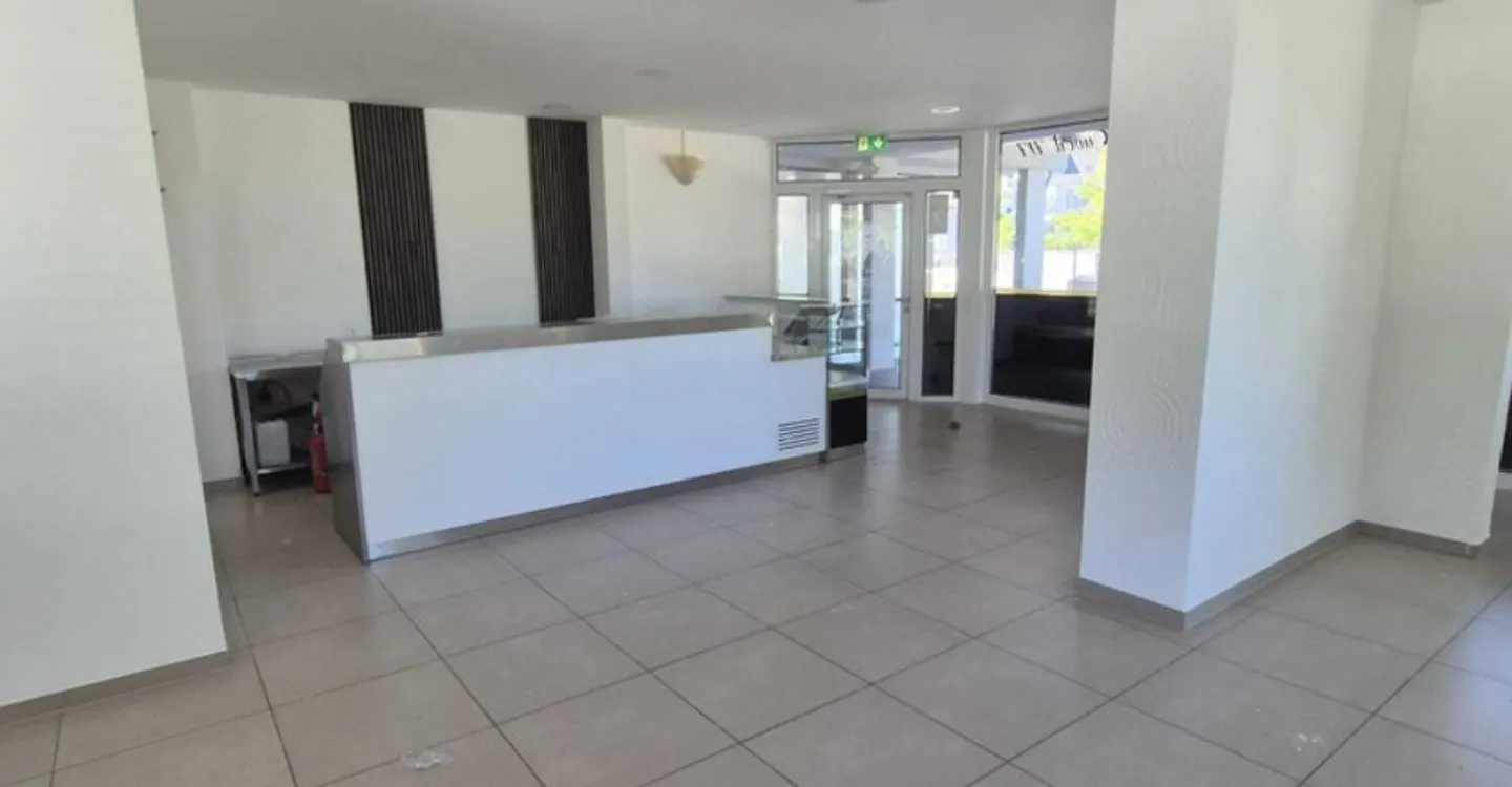 Espace Commercial avec Grande Visibilité - Photo 12 sur 13