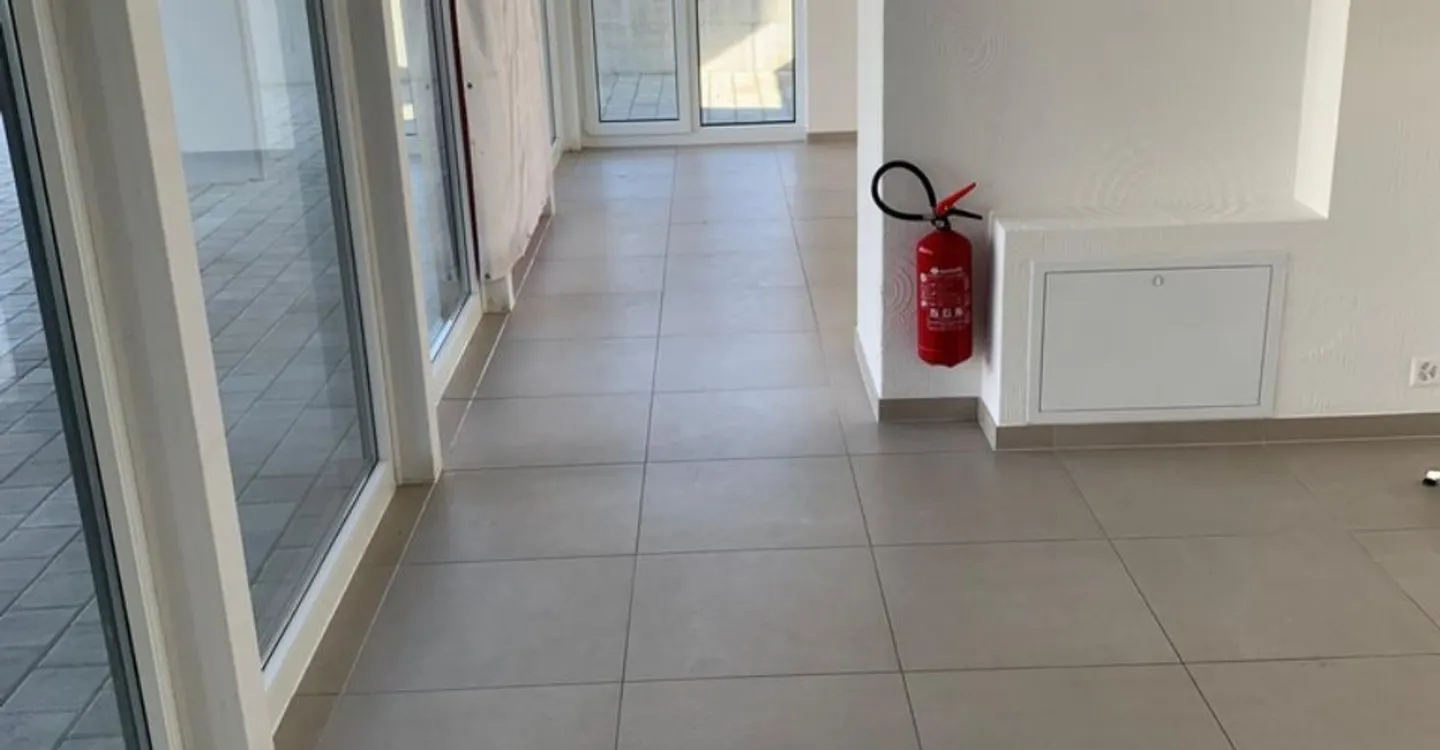 Espace Commercial avec Grande Visibilité - Photo 4 sur 13