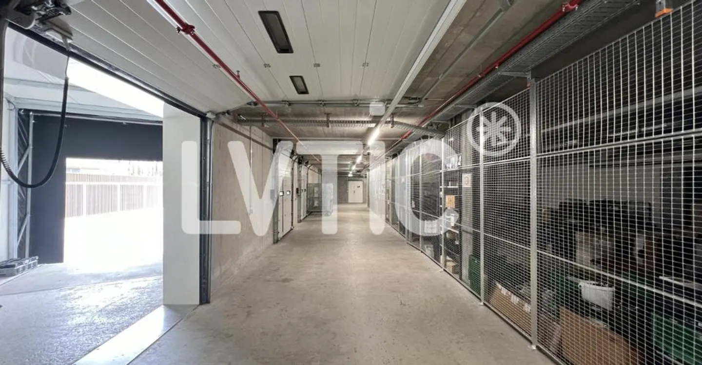Deposito, laboratorio, laboratorio di 800 m2 in affitto a Bussigny - Foto 6 di 10