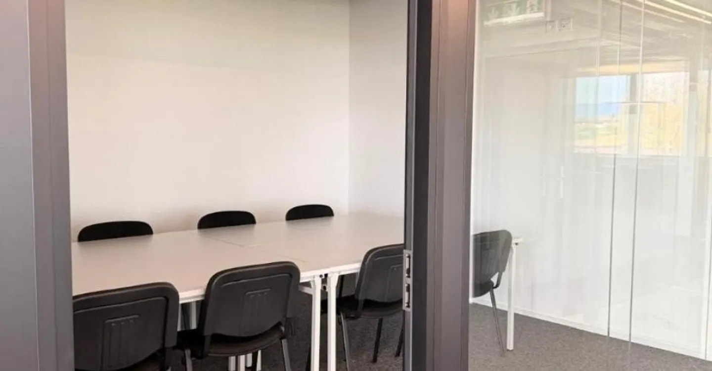 Ufficio arredato nuovo e luminoso - 32 m² in affitto a St-Aubin - Foto 4 di 6
