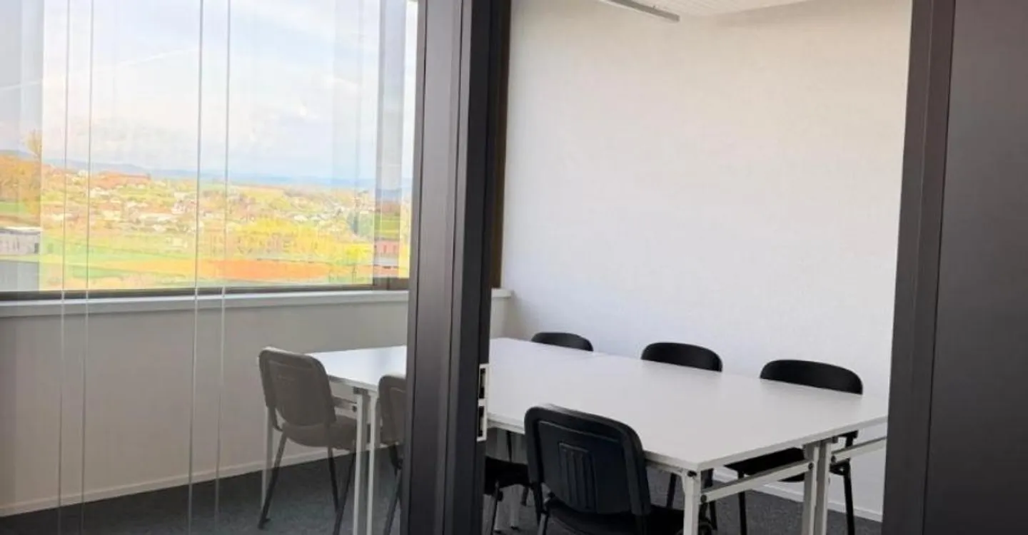 Ufficio arredato nuovo e luminoso - 32 m² in affitto a St-Aubin - Foto 3 di 6