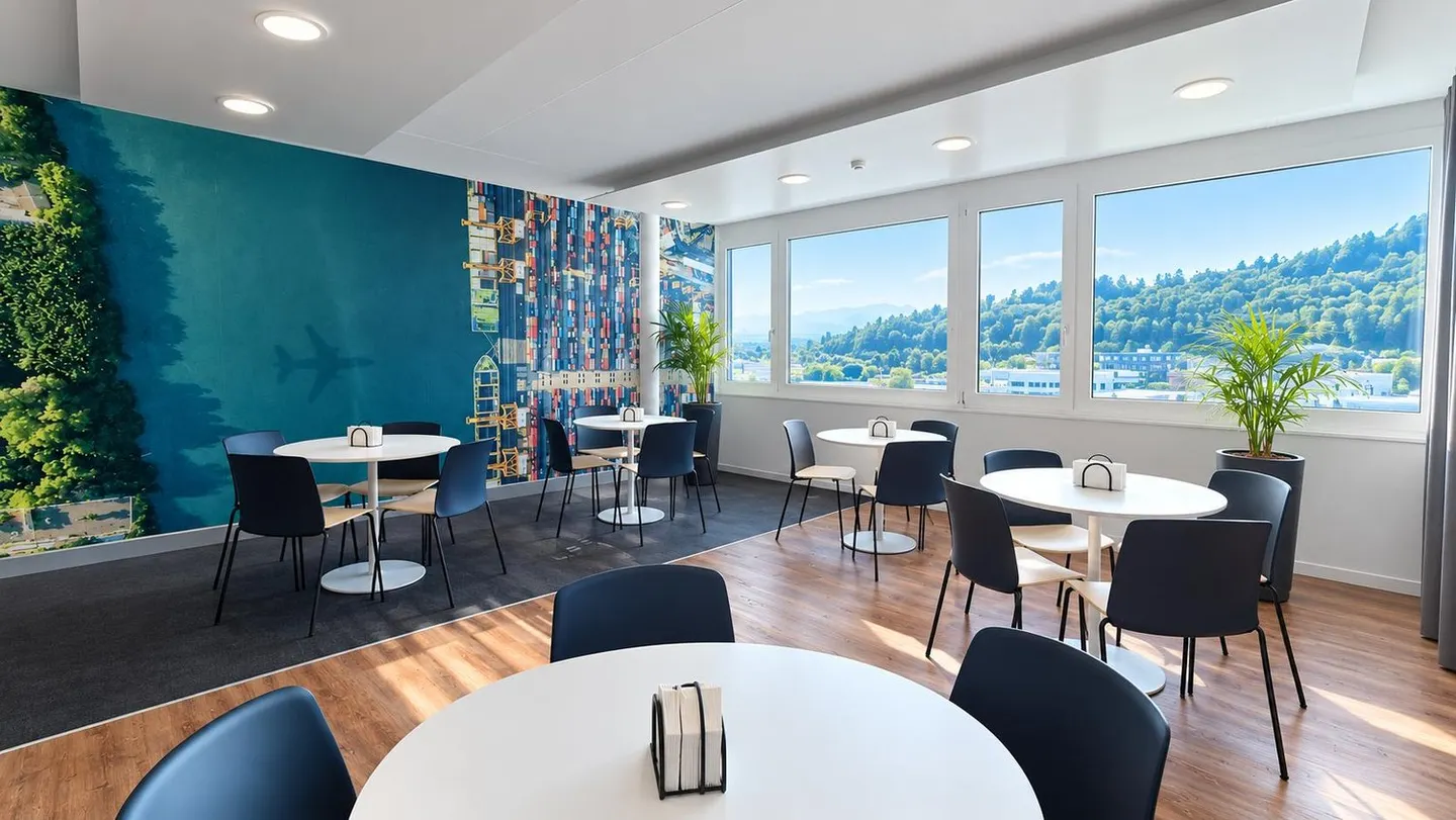 Spacious Office Space in Freienbach - Photo 4 of 13