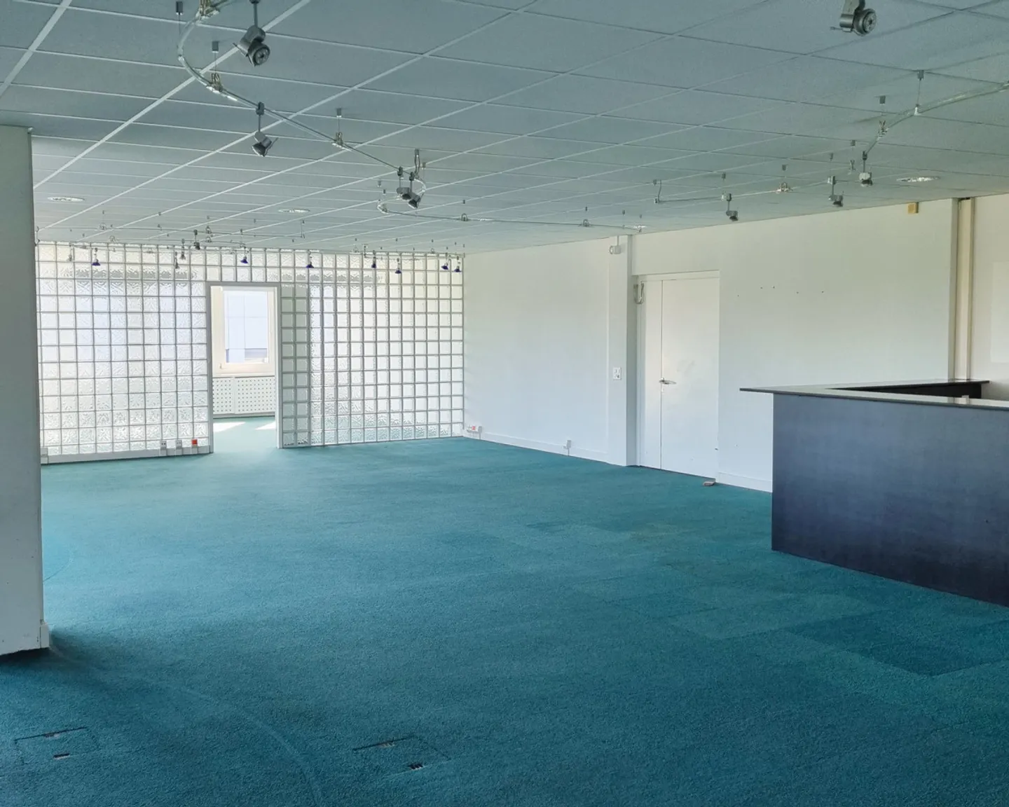 Grosszügige Bürofläche verfügbar - Foto 9 von 13