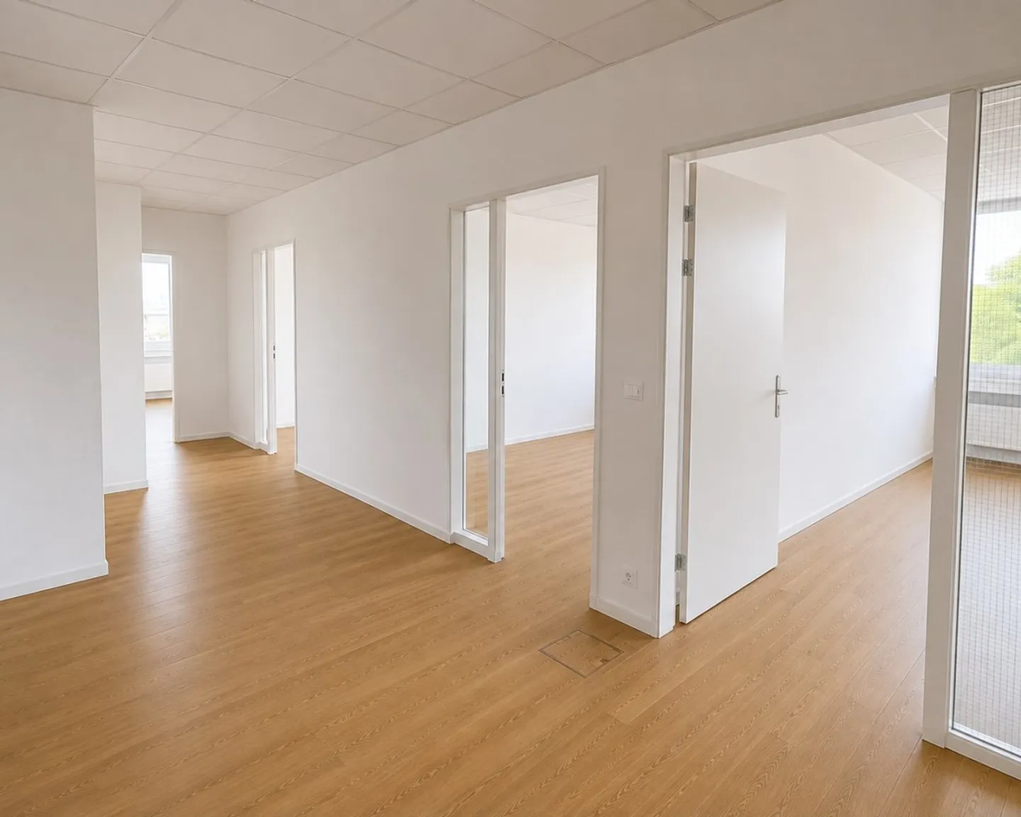 Grosszügige Bürofläche verfügbar - Foto 12 von 13