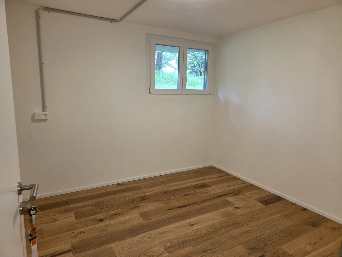 Salle de bricolage à louer - Photo 2 sur 2