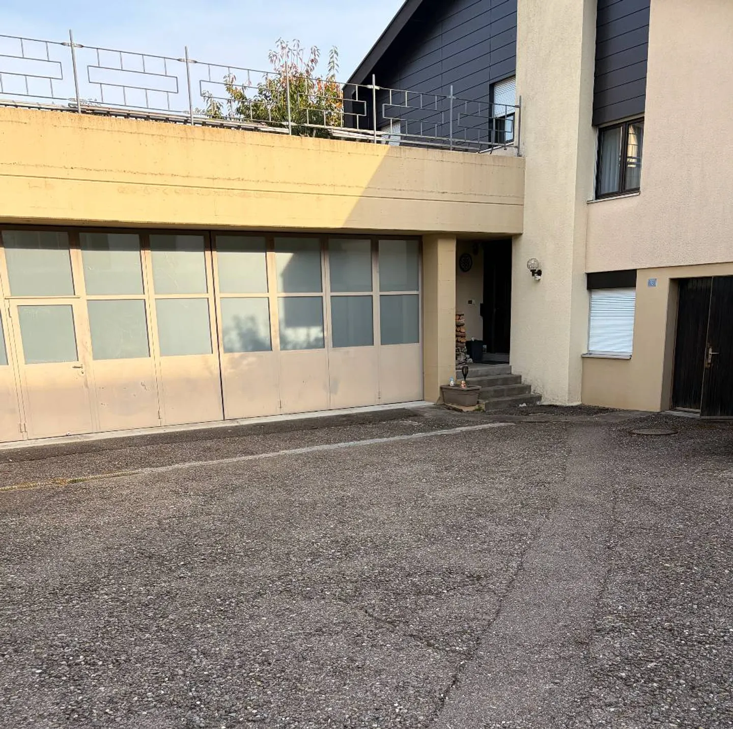 Commercial Space in Nassenwil - Photo 1 of 5