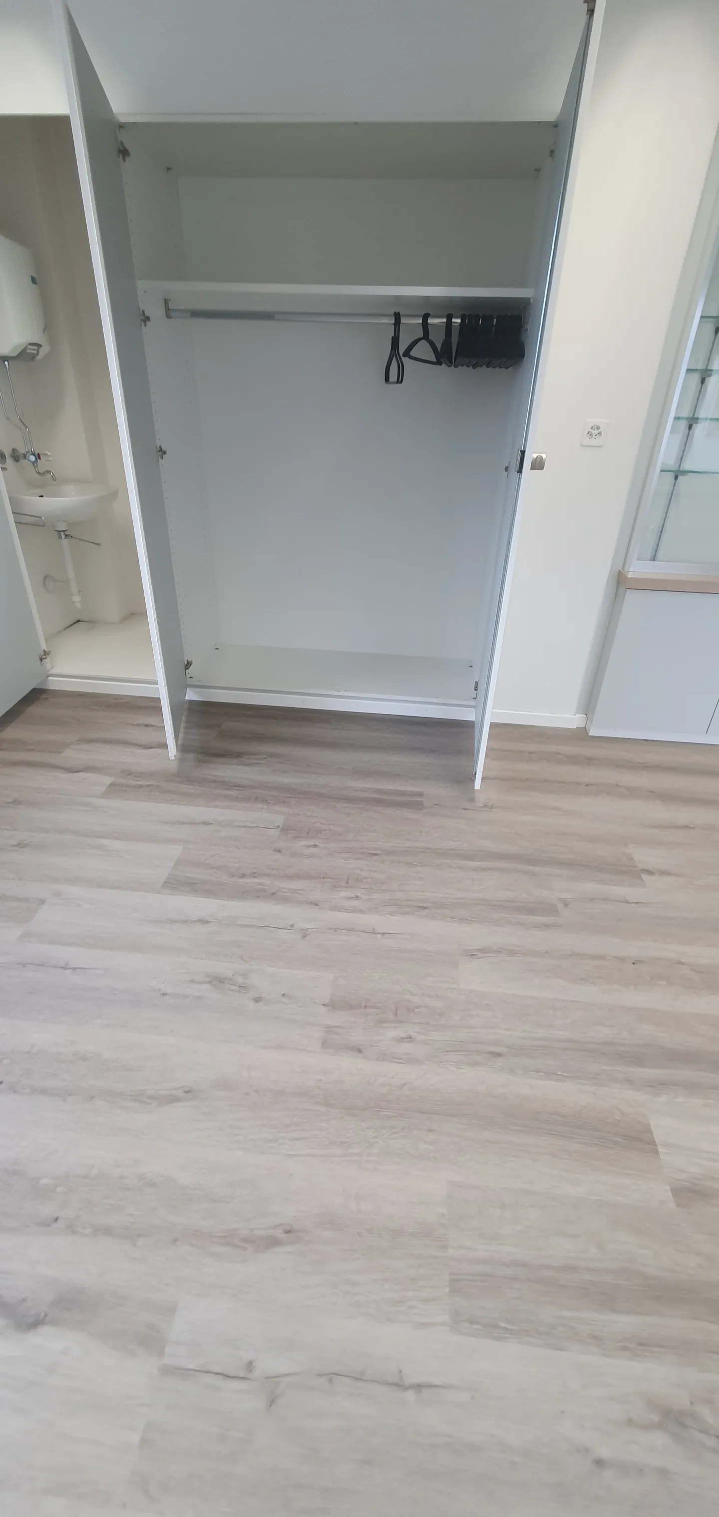 Bright Office Space in Wetzikon - Photo 3 of 6