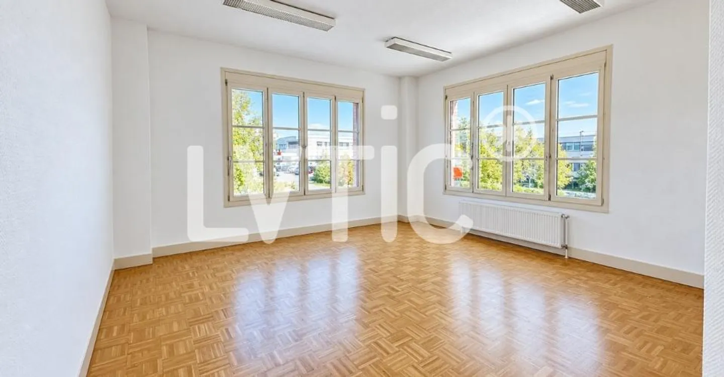 Offices of 180 m2 for rent in Mont-sur-Lausanne - Photo 2 of 12