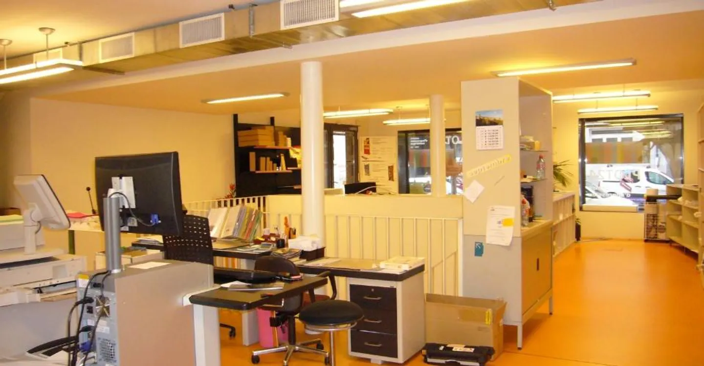 Beautiful commercial or administrative space with windows of approx. 253.2 m² - Photo 7 of 11