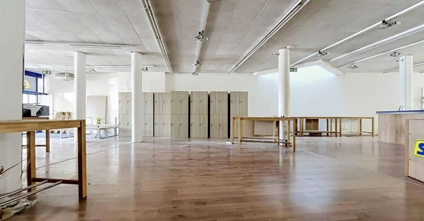 Spazio commerciale di 476 m2 – Posizione strategica - Losanna 73A - Foto 2 di 10
