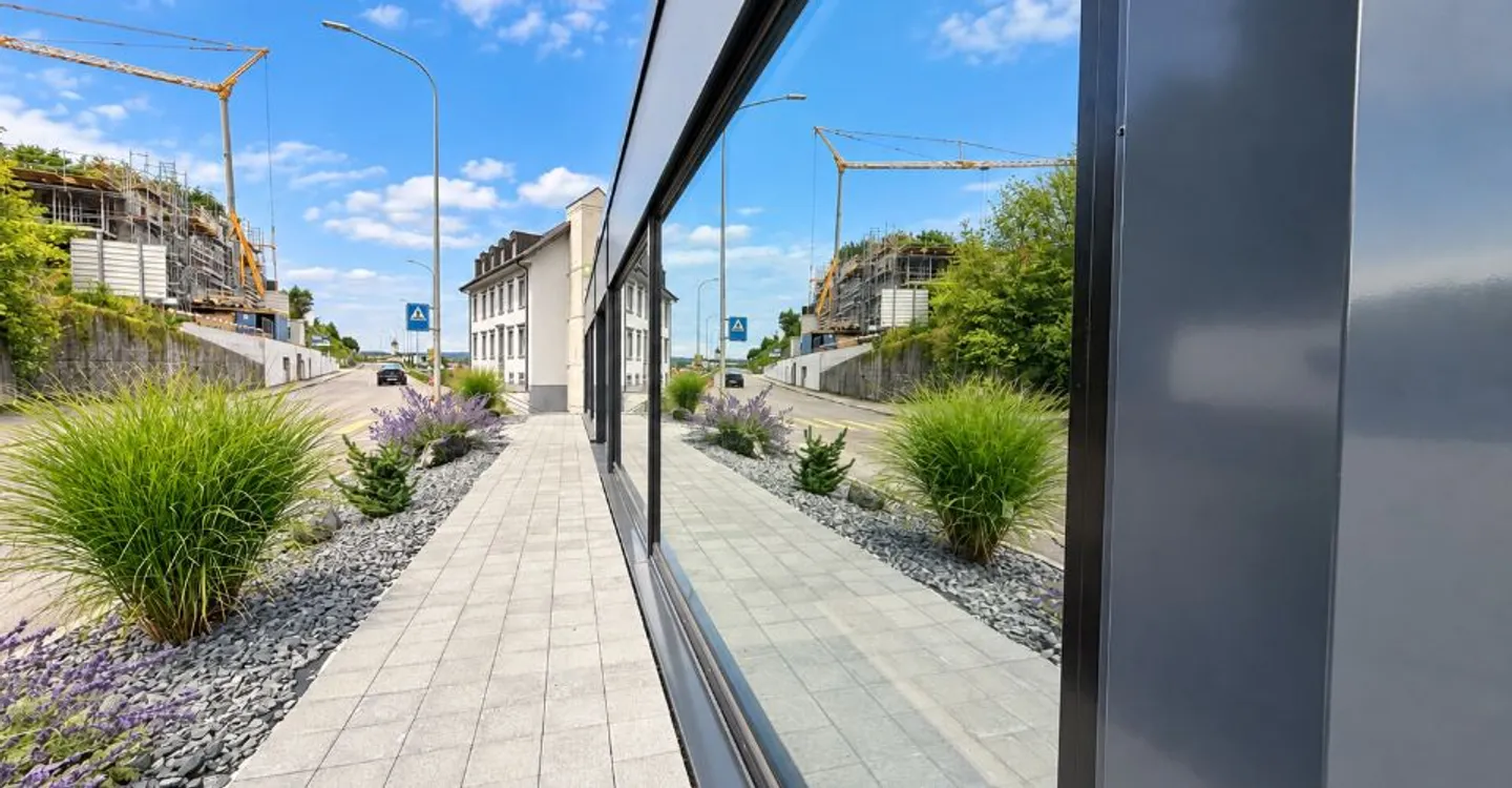 Commercial premises of 221.5 m² for rent - strategic location in Porrentruy - Photo 8 of 13