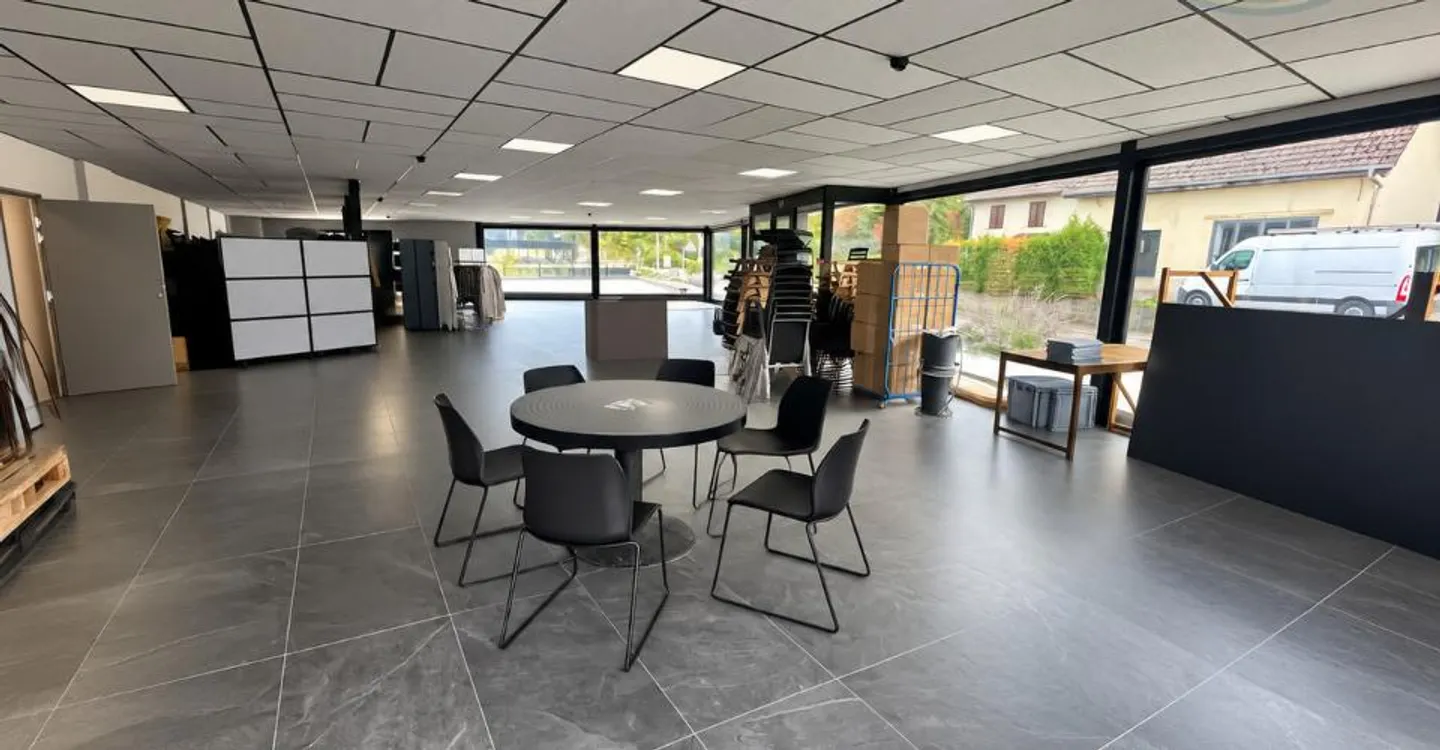 New professional premises of 221.5 m² at Voyebœuf in Porrentruy - Photo 3 of 4