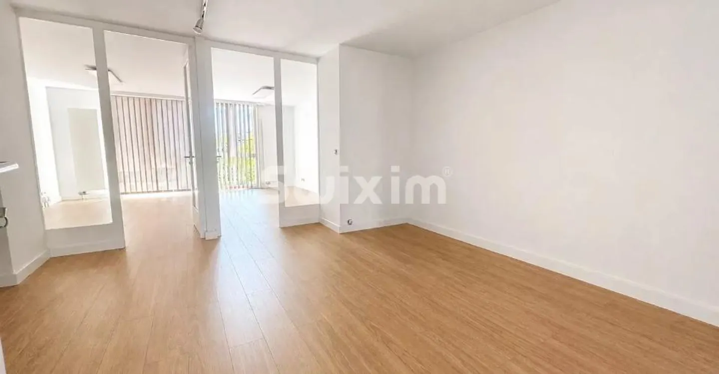 Bright newly renovated office of 62 m² in Plan-les-Ouates - Photo 2 of 3