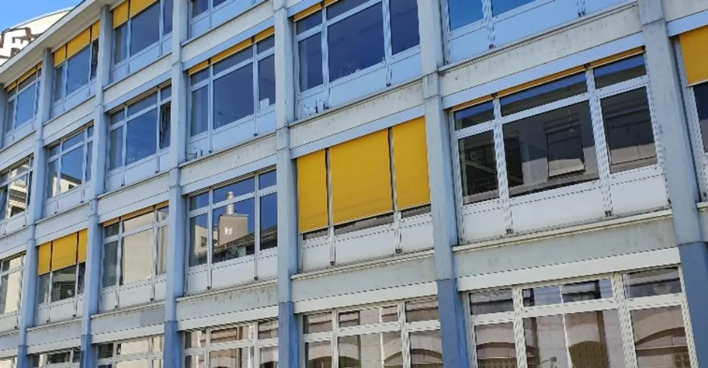 Locali spaziosi di circa 222m2 al 2° piano - Foto 2 di 3