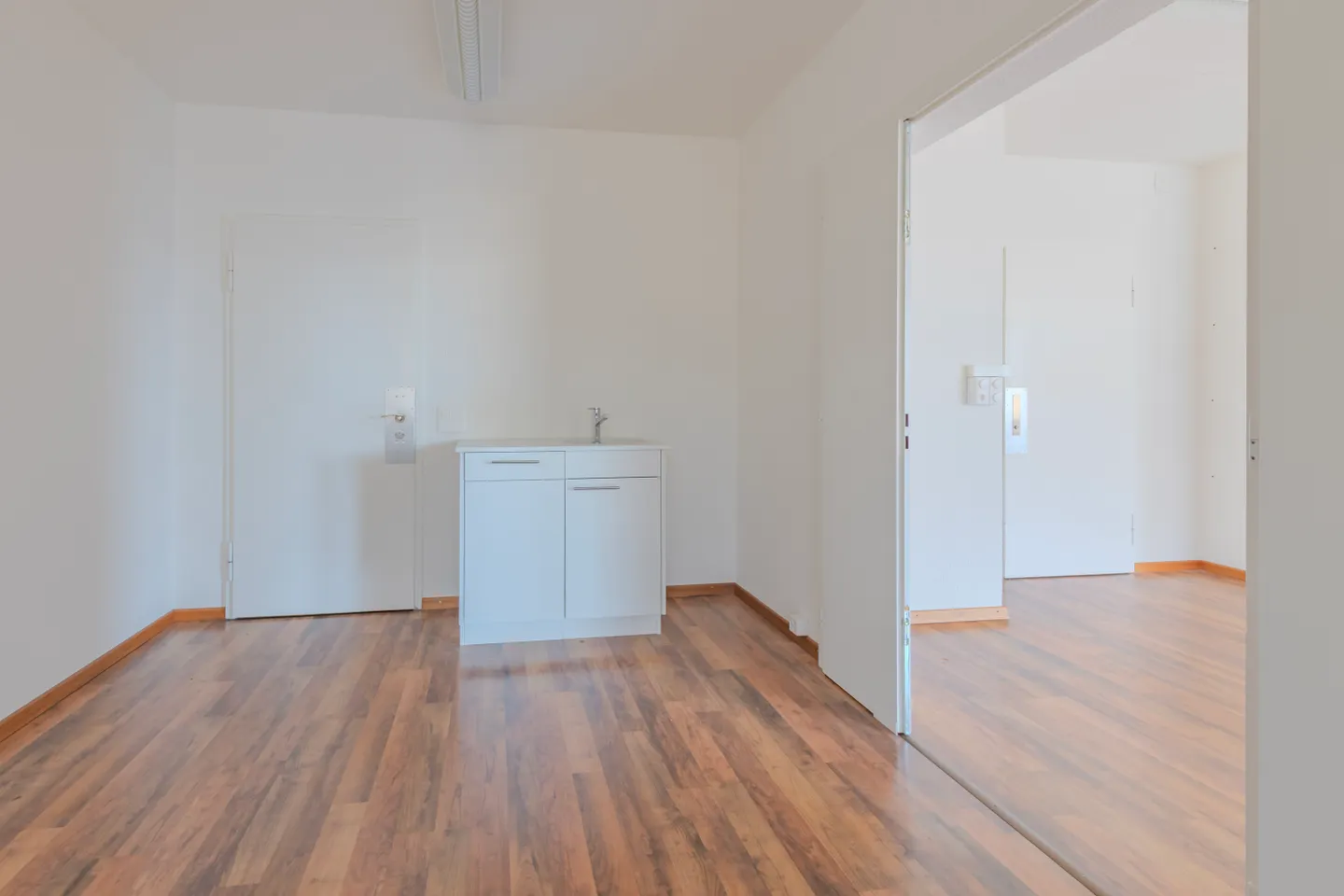 Moderni spazi per uffici nel cuore di Biel - disponibili immediatamente! - Foto 4 di 5