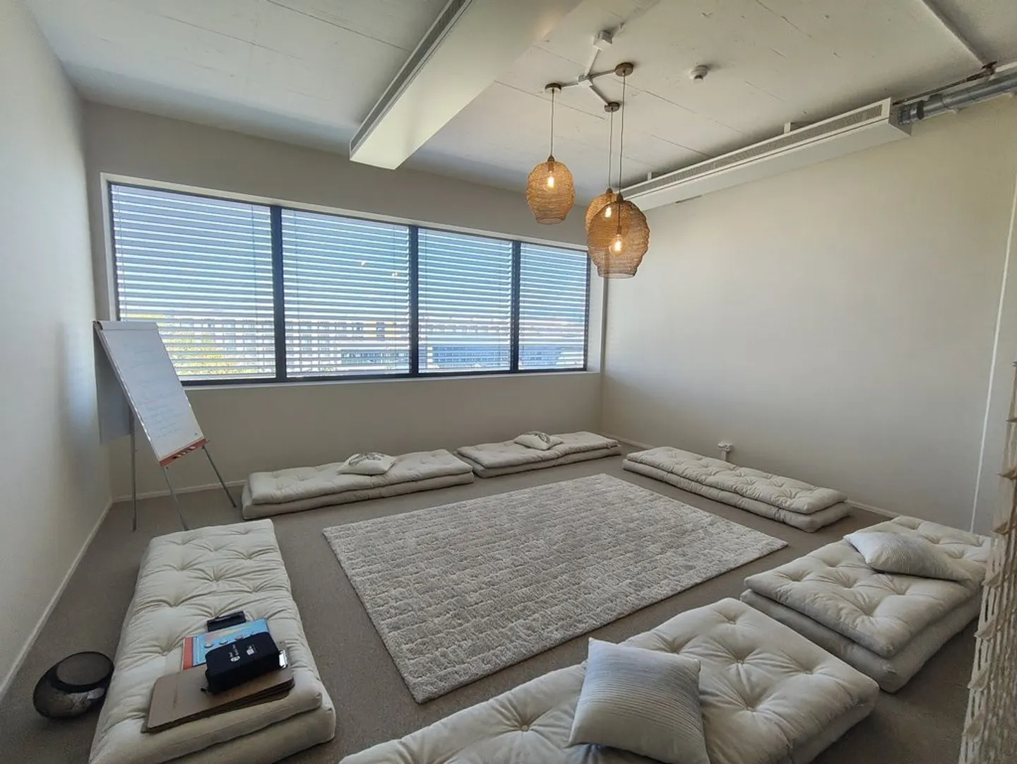 Office of about 60 m2 on the 2nd floor - Photo 3 of 5