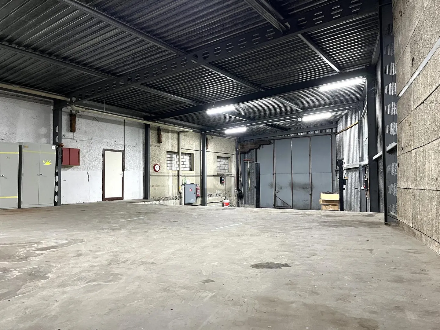Geräumige Werkstatt zu vermieten - Foto 2 von 6