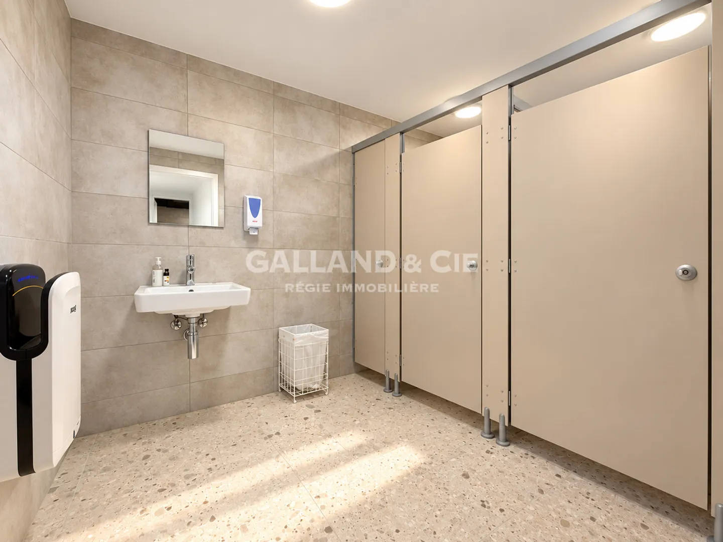 YOUR FUTURE COMMERCIAL SPACE IN SAINT-AUBIN – 56, 98 OR 105 M2 - Photo 5 of 7