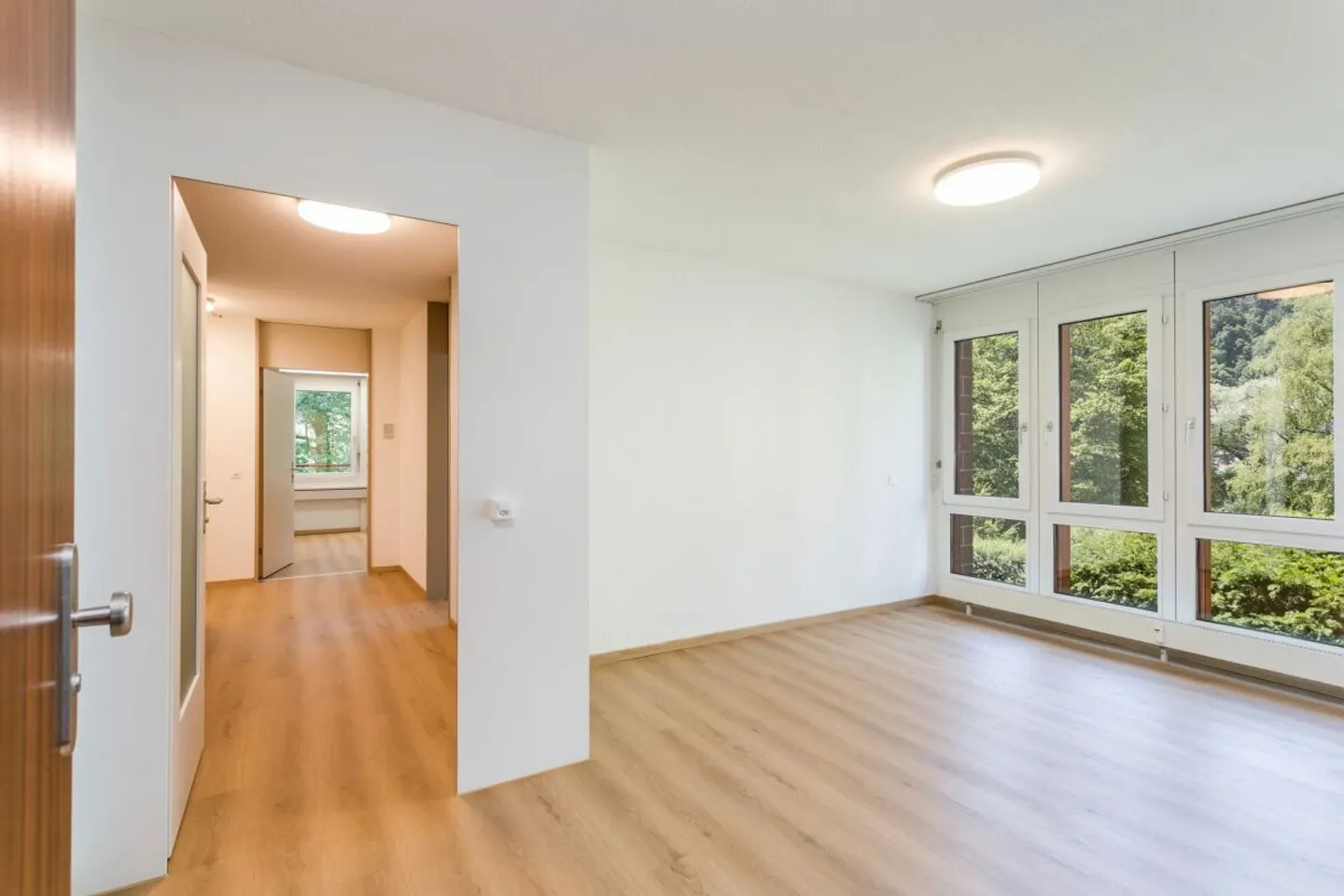 Espace commercial polyvalent dans le charmant quartier de St. Karli - Photo 6 sur 13