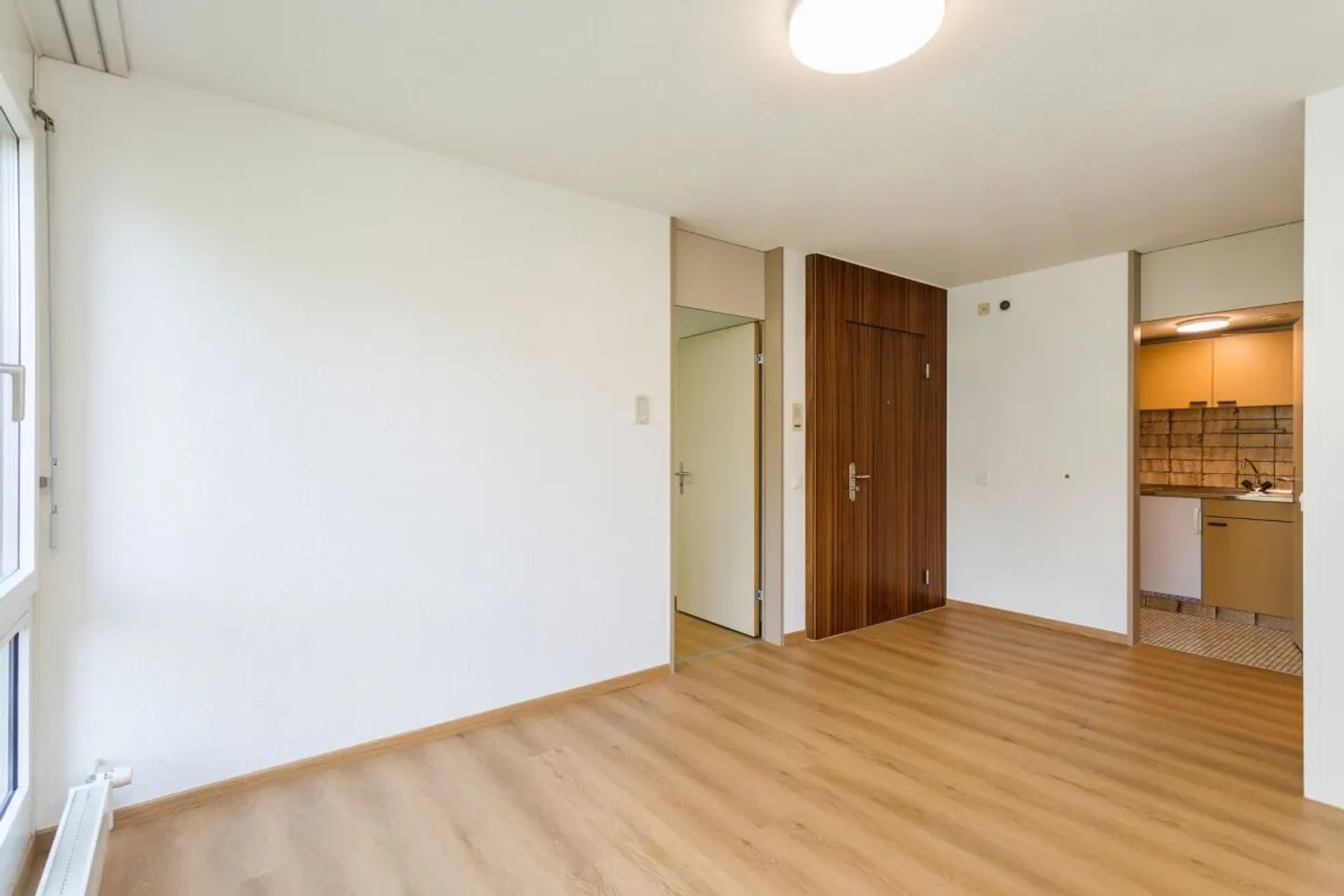 Espace commercial polyvalent dans le charmant quartier de St. Karli - Photo 10 sur 13