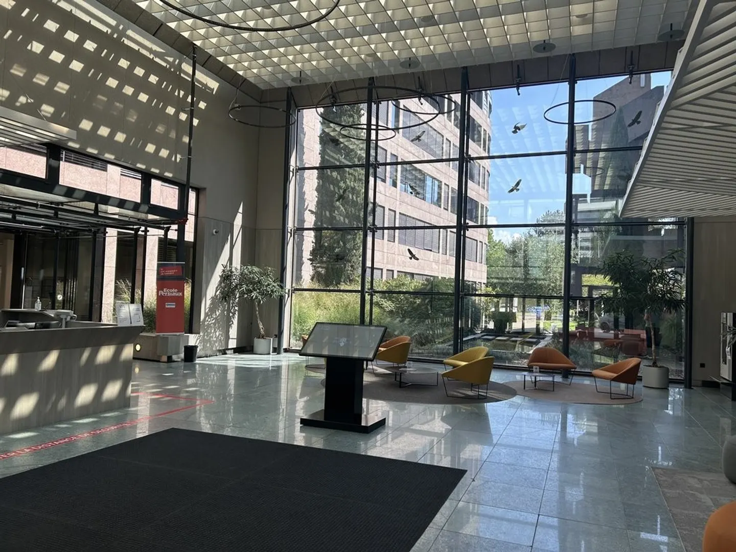 Superficie di 136,5 m2 presso il Geneva Business Center a Lancy - Foto 2 di 4