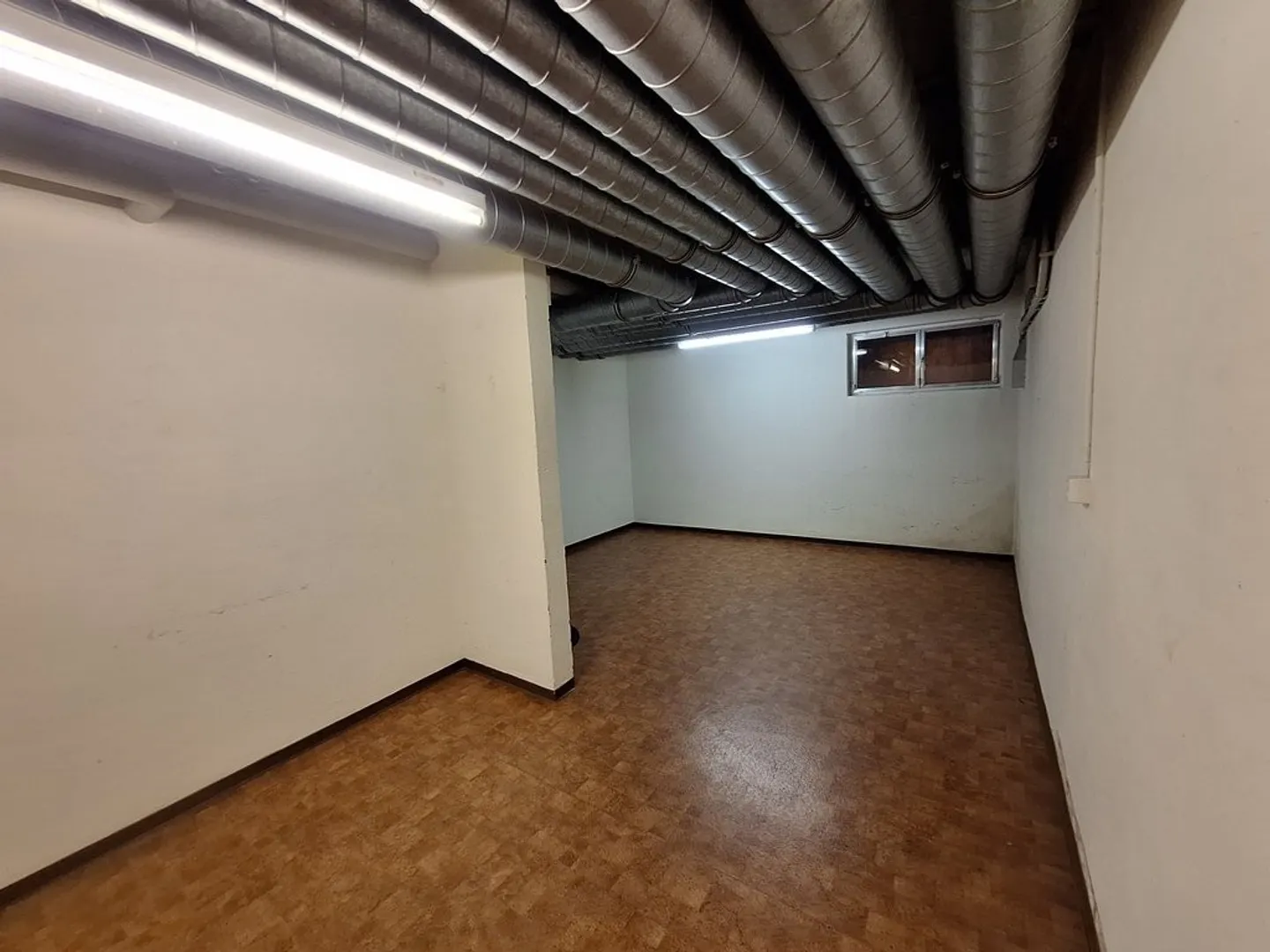 Salle de bricolage à louer, limitée jusqu'au 31.05.2028 - Photo 2 sur 3