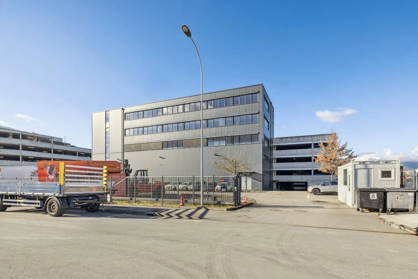 Büros von 920 m² zur Miete in Vernier - Foto 1 von 3