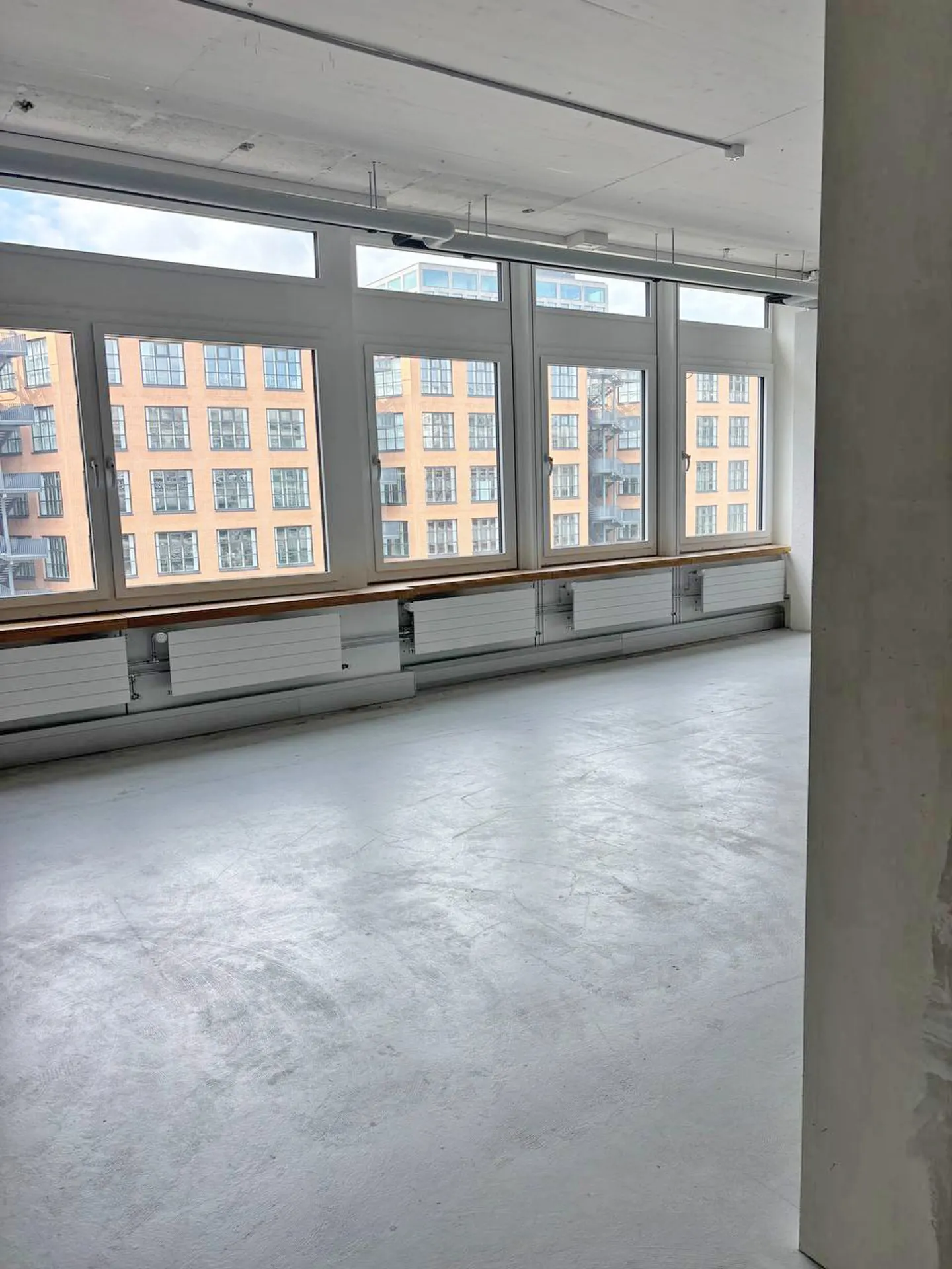 Helle und grosszügige Gewerbe-/Bürofläche an zentraler Lage - Photo 6 sur 7