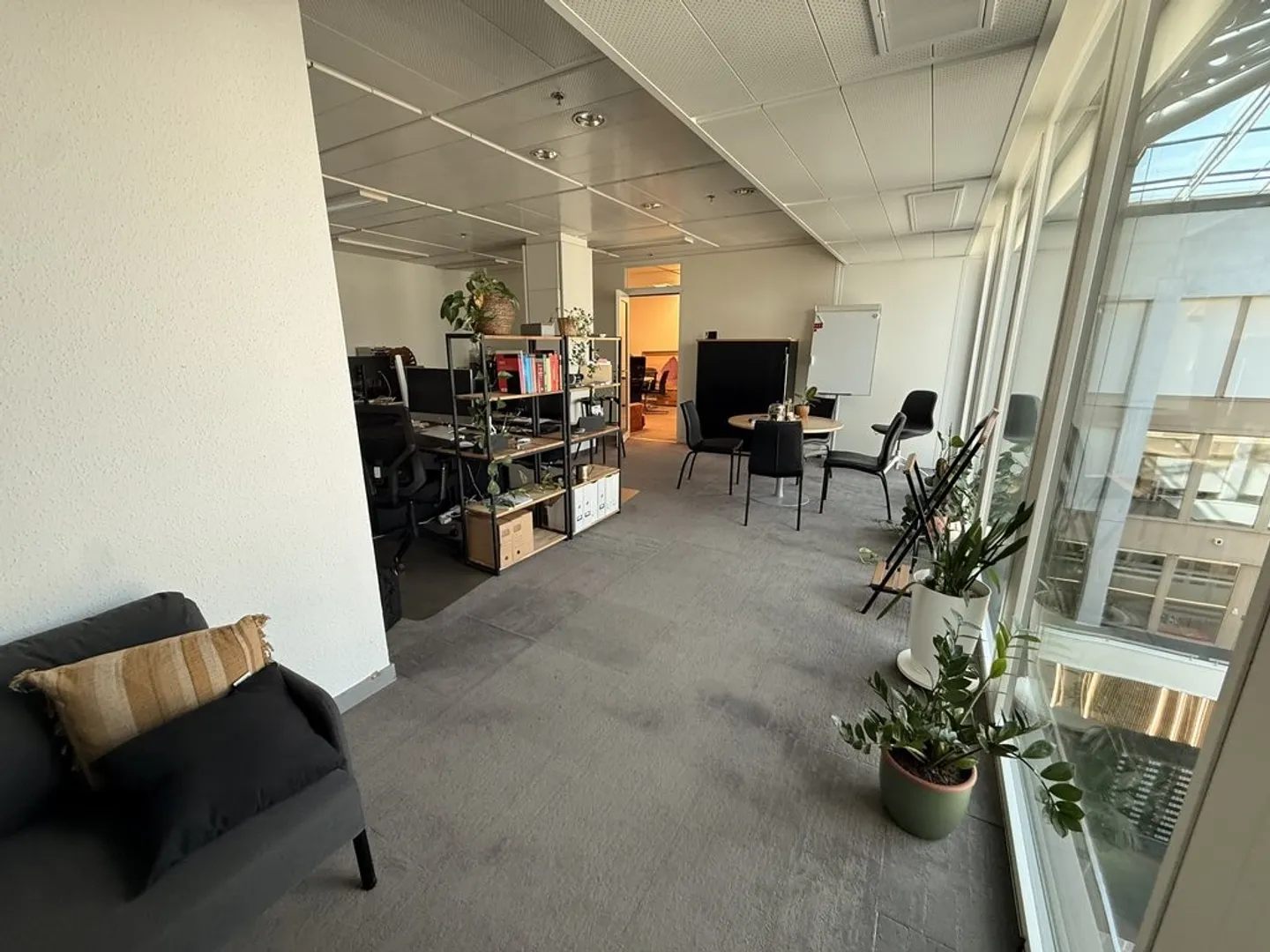 Superficie di 89m2 presso il Geneva Business Center a Lancy - Foto 3 di 6