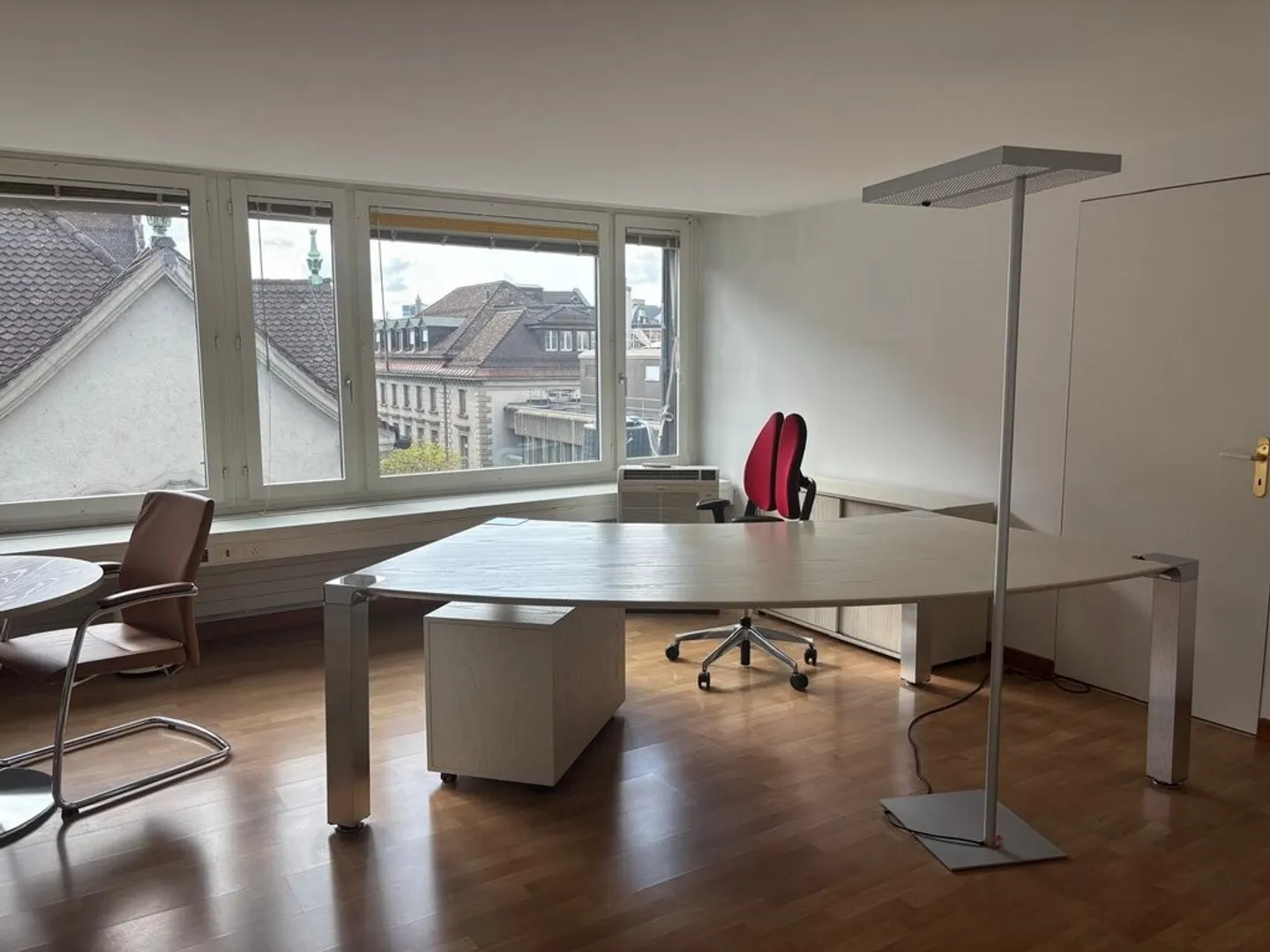 Espace de bureau attrayant dans un emplacement central dans le district 1 de Zurich - Photo 2 sur 8