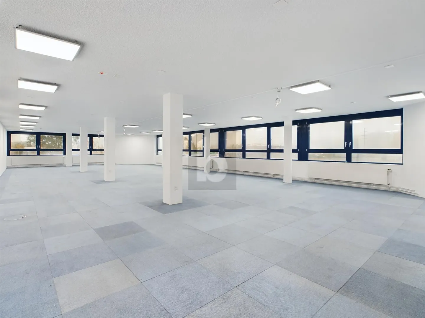 DA UFFICIO INDIVIDUALE A UFFICIO OPEN SPACE (200/400/800 M2) - Foto 1 di 6