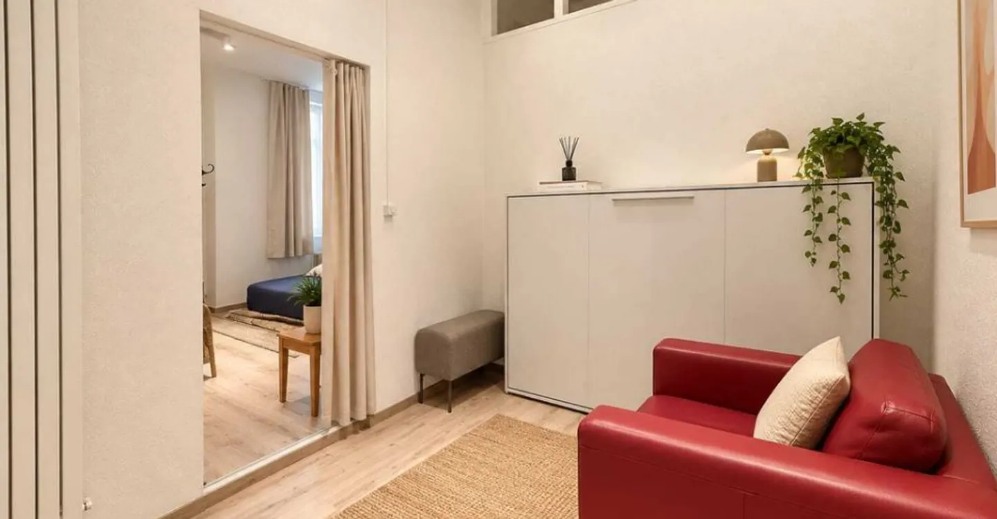 Office on the ground floor located in the center of Montreux - Photo 3 of 6