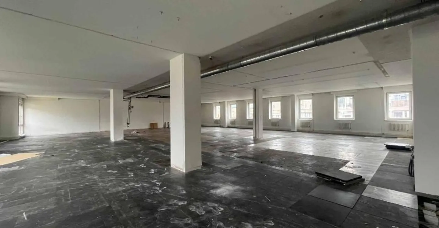 Bureau spacieux à Genève - Photo 3 sur 12