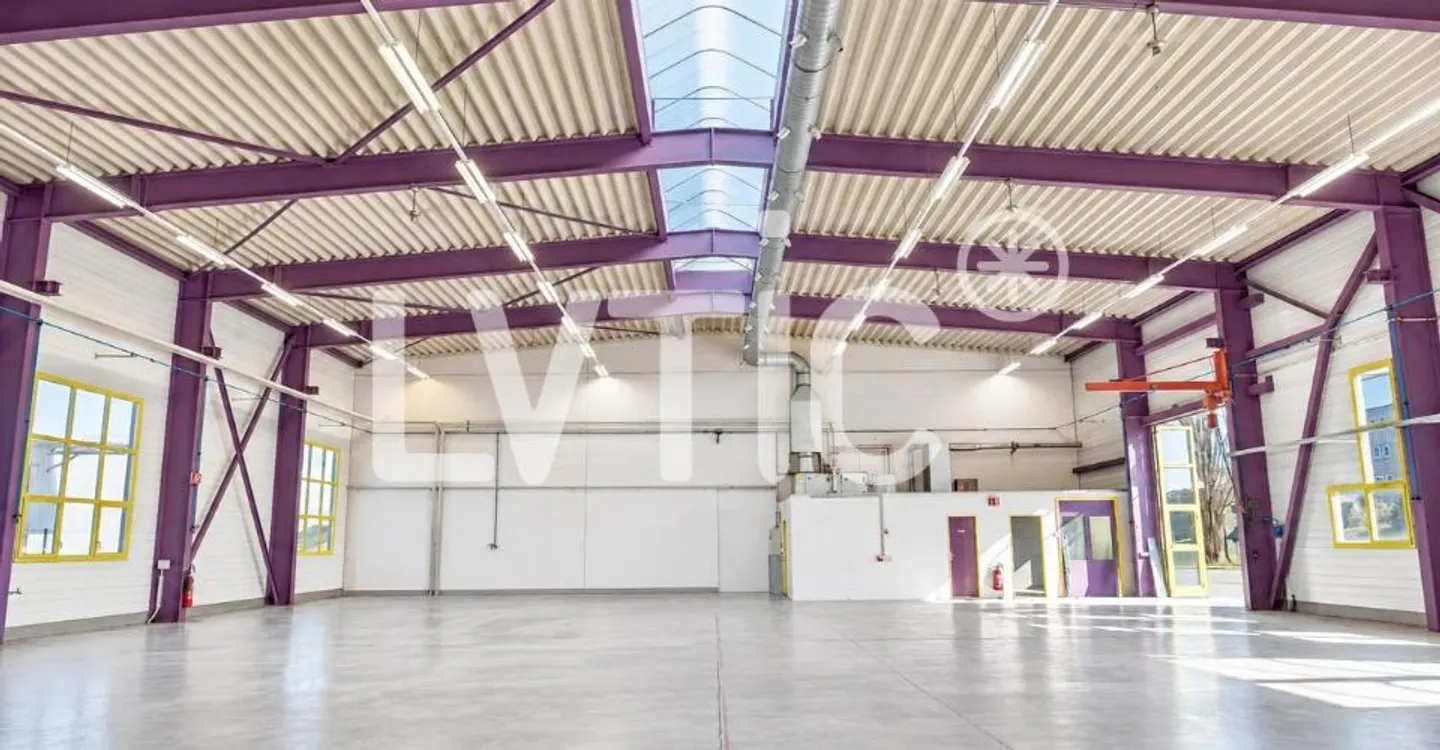 Laboratorio, deposito, uffici di 636 m2 in affitto a Romont - Foto 3 di 9