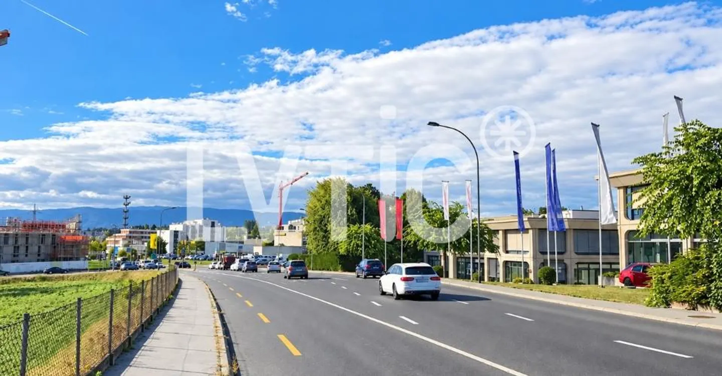 ESCLUSIVITÀ - Locali di 640 m2 divisibili in affitto a Crissier - Foto 2 di 13
